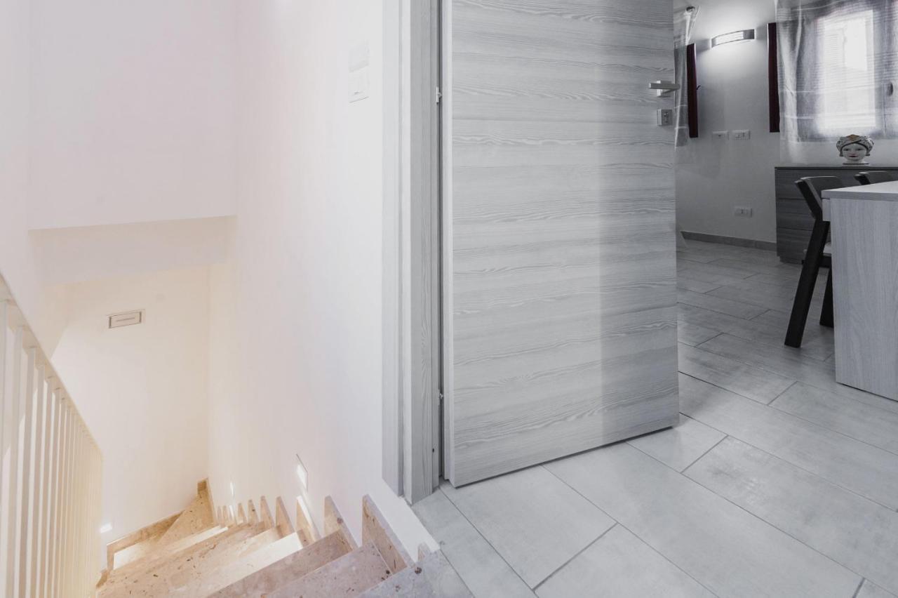 Modern Duplex With Balcony By Wonderful Italy Apartment CTA Exterior photo