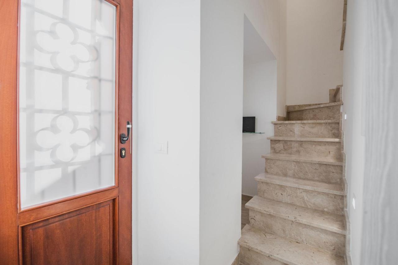 Modern Duplex With Balcony By Wonderful Italy Apartment CTA Exterior photo